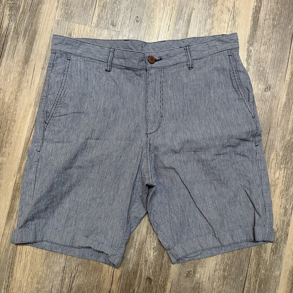 Tommy Bahama Men's Size 33 Blue Pinstripe Linen Blend Flat Front Chino Shorts